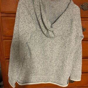 Medium, grey north face sweater